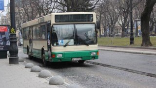 У Львові переглянуть тариф на проїзд у разі безкоштовного перевезення пенсіонерів у маршрутках