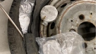 У Грушеві водій Мерседеса заховав у запасне колесо 17 кг наркотиків