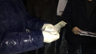 Дільничного інспектора поліції у Львові спіймали на хабарі у 5000 гривень