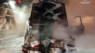 Біля Львова під час руху загорілося авто Audi