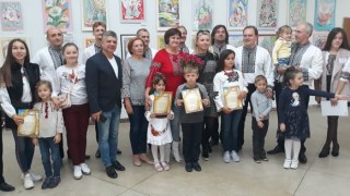 У Львівському палаці мистецтв відкрили благодійну виставку Барви милосердя