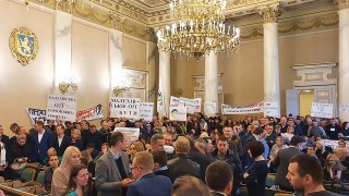 Лозинський закрив комісію з ОТГ після протесту мешканців