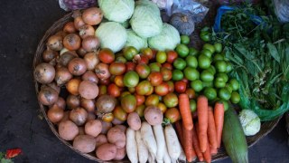 Негода може вплинути на здорожчання овочів та зелені, - експерт