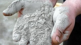 У Львові викрили підпільний цементний міні-завод