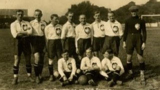 Виставку "Історія львівського футболу" відкрили у Львівському музеї книги