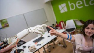 У Львові створили прототип роботизованої руки в рамках робо-Хакатона Cyber pills