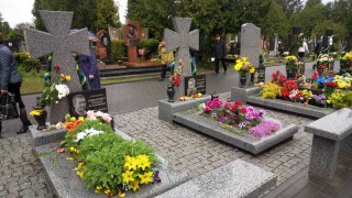 Набуває чинності закон про ув'язнення за осквернення могил захисників України