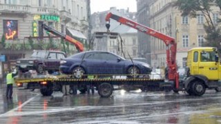 Паркування приватних автомобілів під час Євро-2012 «контролюватимуть» евакуатори