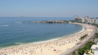 На пляжі у Севастополі отруїлися 386 туристів, серед них ? 80 дітей