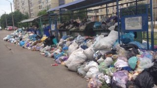 У Франківському районі міськрада вдруге знайшла переповнений майданчик із сміттям