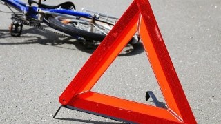 У Самборі легковик збив 8-річного хлопчика на велосипеді