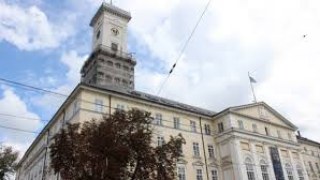 Стоматологи двох поліклінік Львова вимагають виплати заборгованості зі зарплати