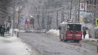Поліція з'ясовує причини травмування пасажирів тролейбуса у Львові