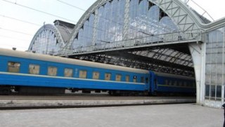 На Львівській залізниці через крадіжку кабелю призупинили рух 9 поїздів