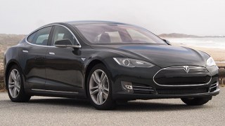 Оксі Банк надає кредити на покупку автомобілів Tesla