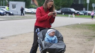 Українських дітей доглядатимуть "муніципальні няні"