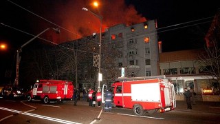Рятувальники евакуювали 98 осіб під час пожежі у Львові