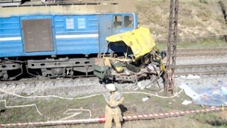 На Львівщині електропоїзд зіткнувся з вантажівкою