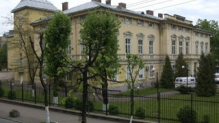 Шмигаль відмовився передати Львову лікарню Львівської залізниці