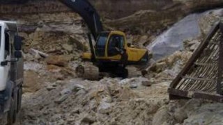 Депутат однієї із сільських рад Львівщини організував незаконний видобуток піску