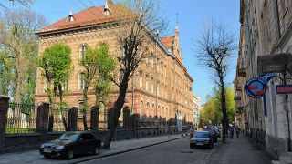 У Львові можуть забрати будівлю Педагогічного коледжу