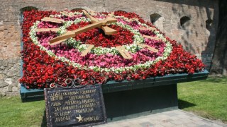 У Львові облаштували квітковий годинник