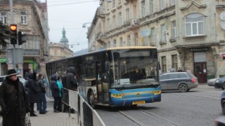 На трьох маршрутах Львова курсують нові автобуси