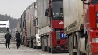 Прикордонники Львівського загону затримали у ПП «Рава-Руська» 3 вантажівки, радіаційний фон яких перевищував норму