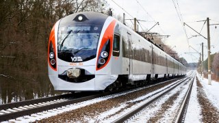Укрзалізниця відновила поїзд зі Львова до Чернігова
