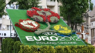 У Львові встановили квітковий логотип «Євро 2012»