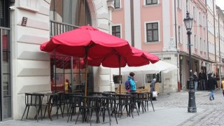 У Львові оштрафували 13 власників літніх майданчиків