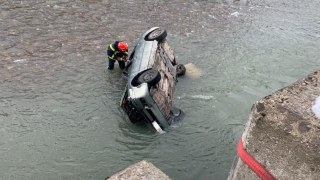 На Стрийщині п'яний водій з’їхав у річку: загинула людина