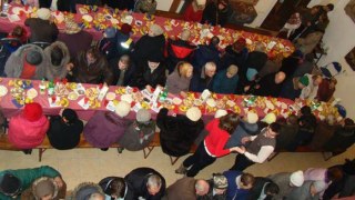 Для бездомних і малозабезпечених львів'ян організували святковий обід