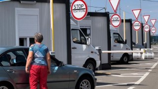 Пункт пропуску Краківець – Корчова тимчасово закрили для автівок
