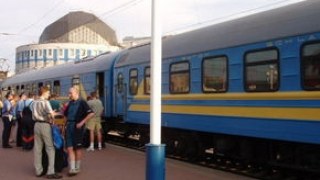 Укрзалізниця призначила додаткові рейси на Ужгород та Івано-Франківськ