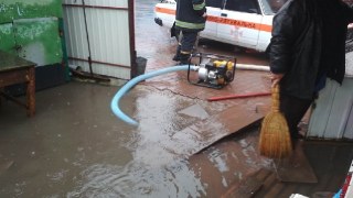 Через зливу у львівській лікарні підтопило підвал