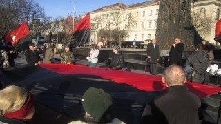 Облрада може змінити дні вивішування червоно-чорного прапора на Львівщині