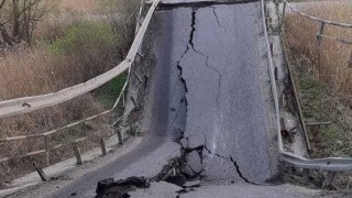 Автотраса Львів-Луцьк заблокована через обвал моста поблизу села Гайок на Львівщині