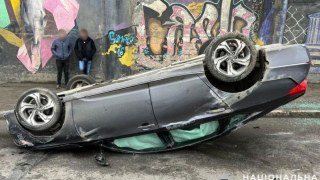 У Львові в ДТП постраждали водій Honda Accord та 12-річна дитина