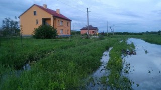 Через рясні опади на Сокальщині затопило дорогу