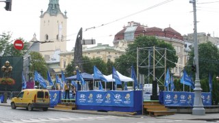 У Львові проводяться останні приготування фан-зони до Євро-2012