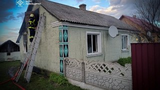 У Червоноградському районі чоловік отримав опіки через пожежу в будинку