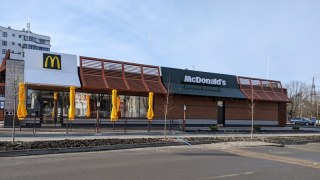 У Львові біля залізничного вокзалу можуть збудувати новий McDonald's