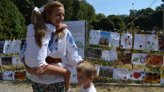У Львові діти учасників АТО намалювали любов до України