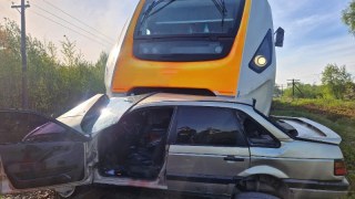 На Львівщині у ДТП з дизель-поїздом постраждав водій легковика