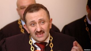 Екс-суддя та "колядник" Зварич написав у в'язниці книгу про корупцію