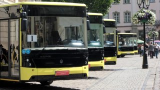 У Львові презентували автобуси, що облаштовані для людей з особливими потребами