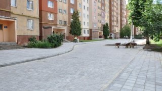 У Львові вкрали нову тротуарну плитку, придбану за кошти міського бюджету