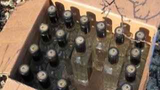 Двоє львів'ян намагалися реалізувати 8 тис. пляшок фальсифікованої горілки