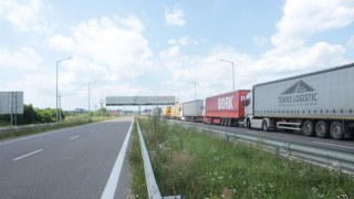 На в'їзд в Україну з боку Польщі очікують 2500 вантажівок